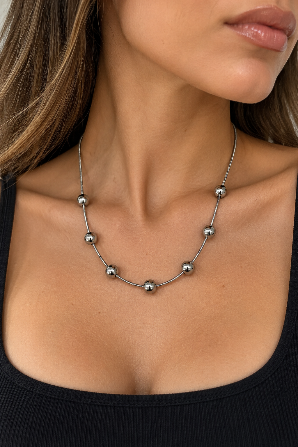 SILVER BEADS NECKLACE