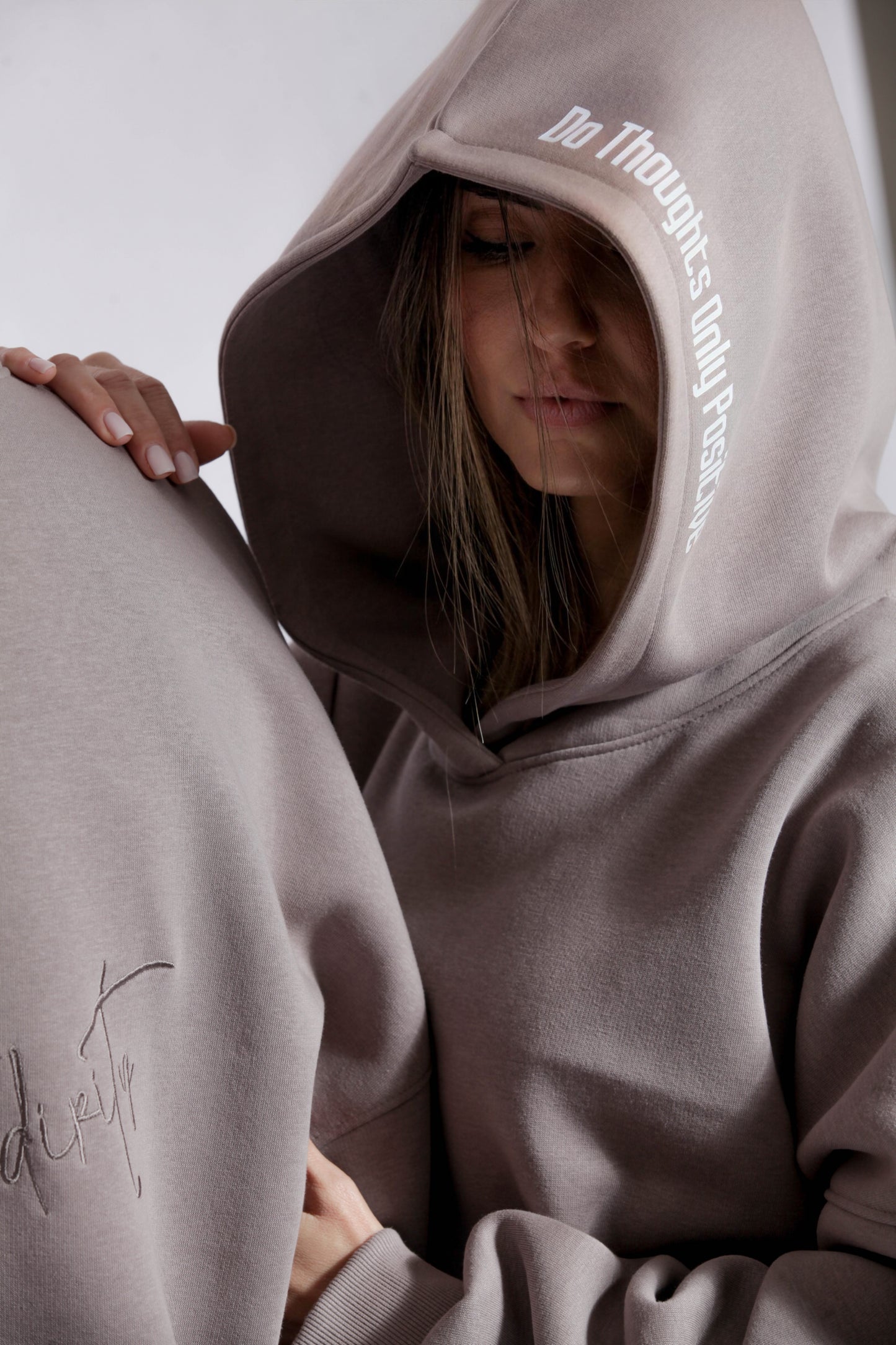 OVERSIZED HOODIE __ DO THOUGHTS ONLY POSITIVE