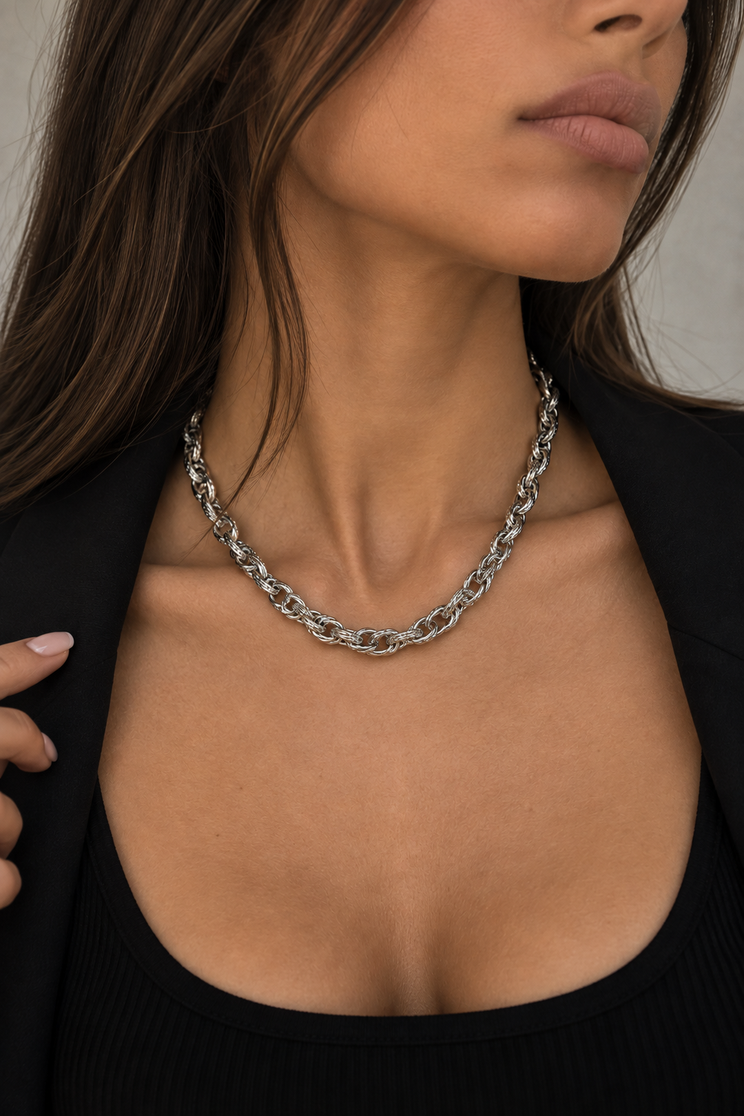 ELARA NECKLACE